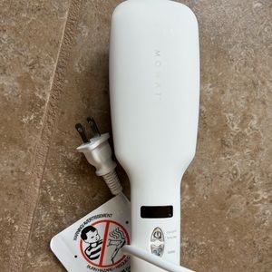 Monat Straight & Smooth 2 in 1 Ionic Straightening Brush